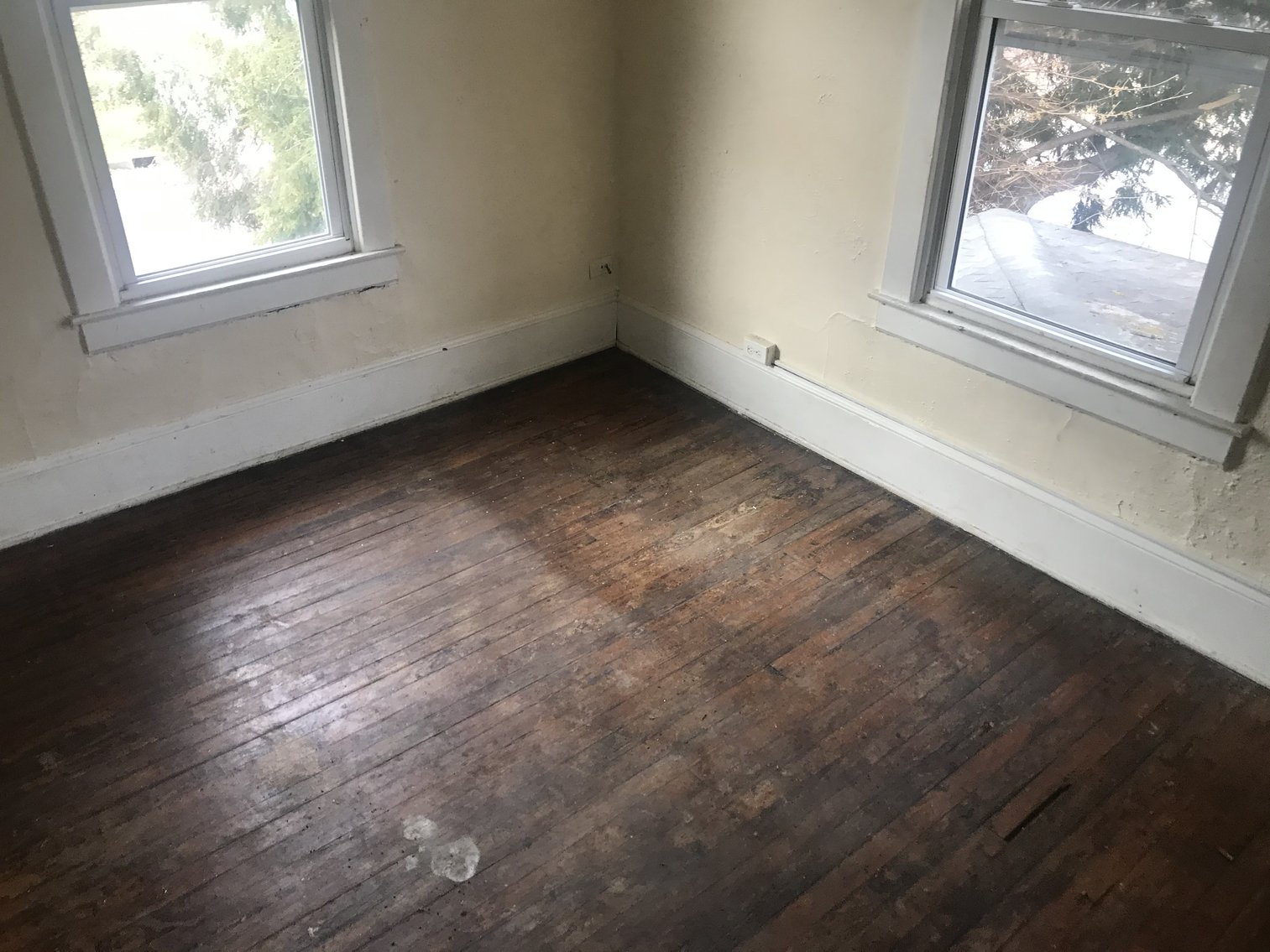 Image for SOLD $38,500 - 4 Bedroom in Huntington Selling to the Highest Bidder