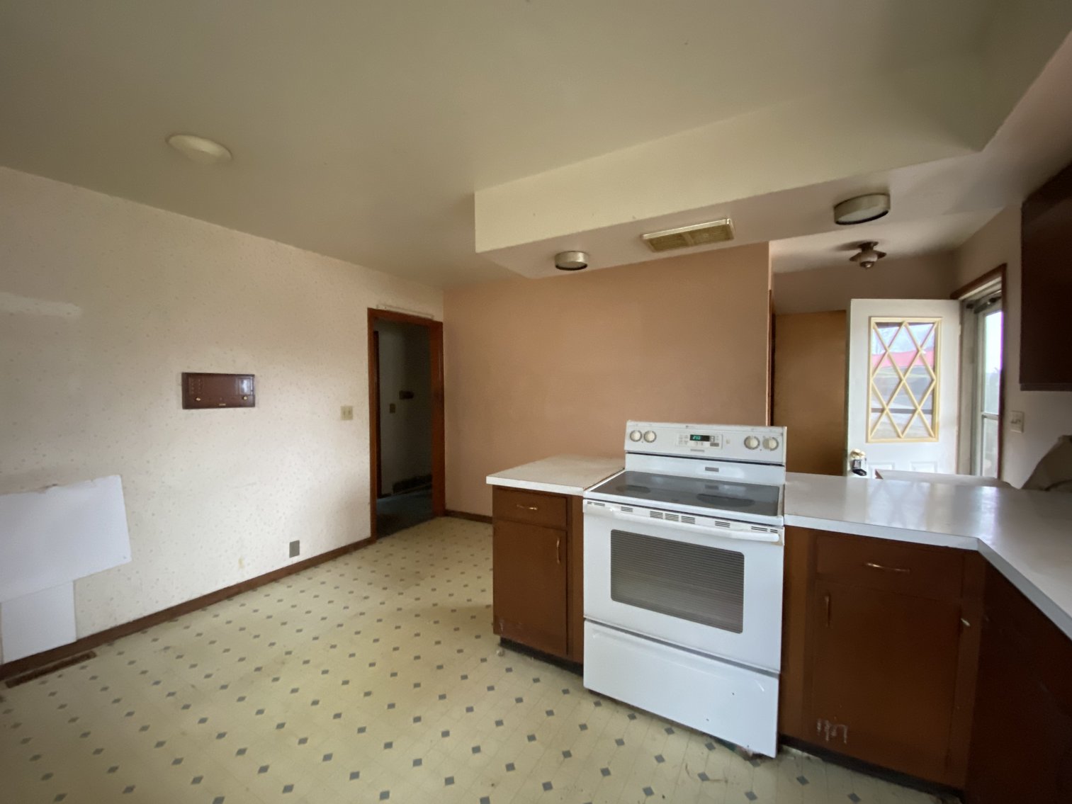 Image for Real Estate Auction w/ Vehicles