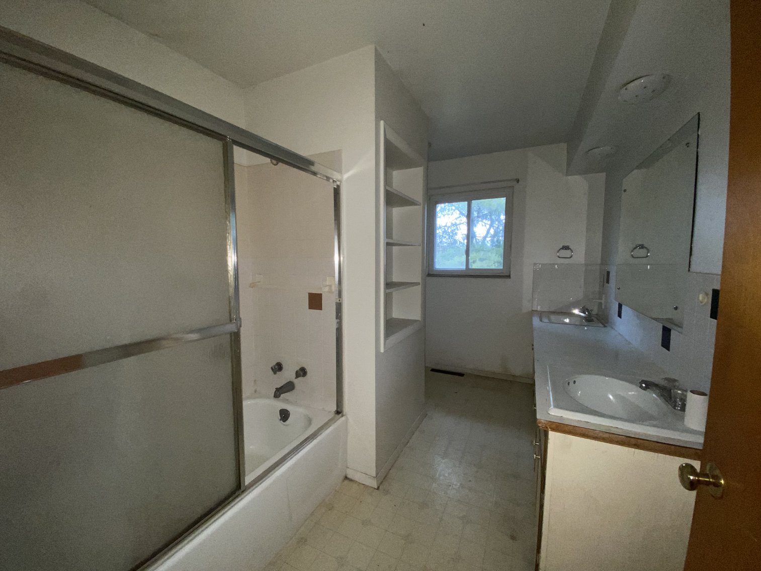 Image for Real Estate Auction w/ Vehicles