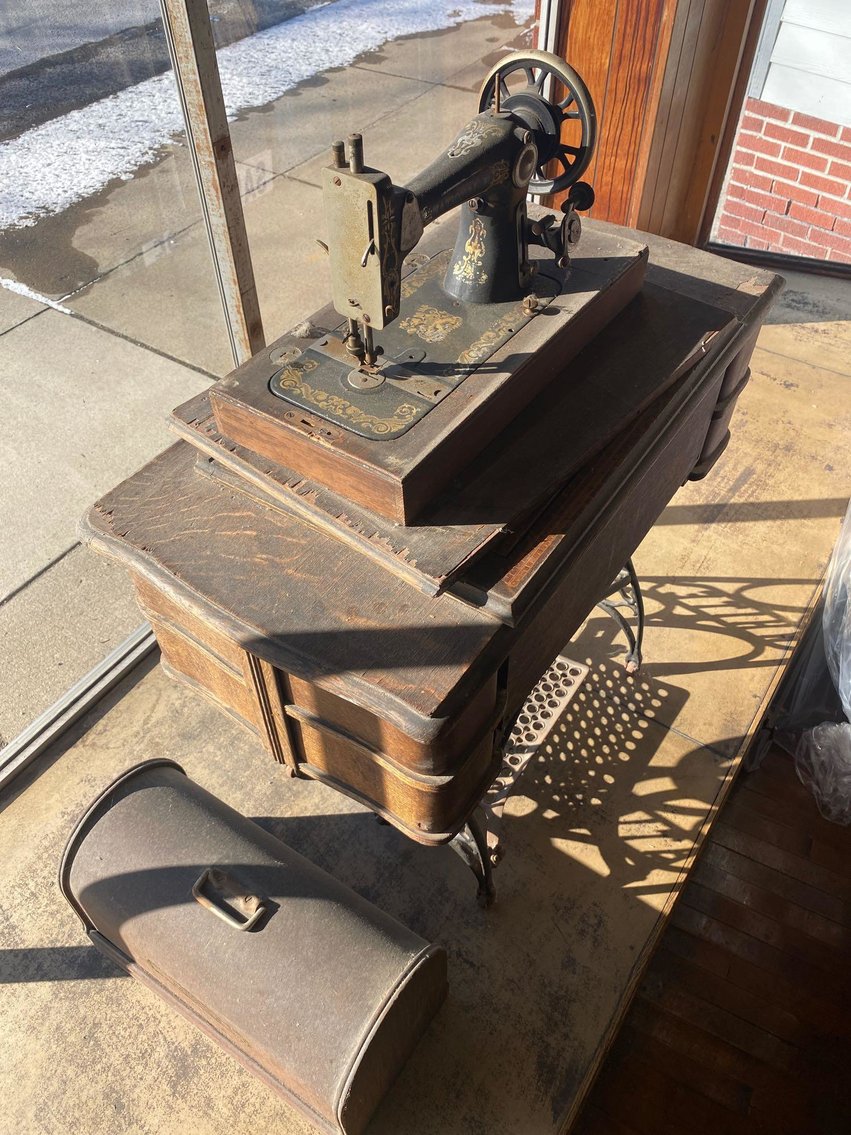 Image for Drapery/Blind Cleaning Equipment and Accessories, Appliances, Tools, Vehicle - Crescent Drapery & Blind Cleaning