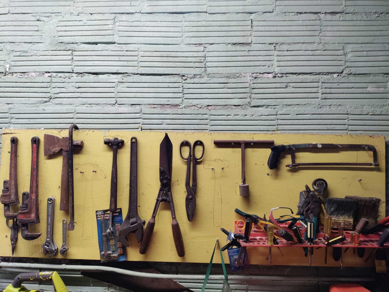 Image for Drapery/Blind Cleaning Equipment and Accessories, Appliances, Tools, Vehicle - Crescent Drapery & Blind Cleaning