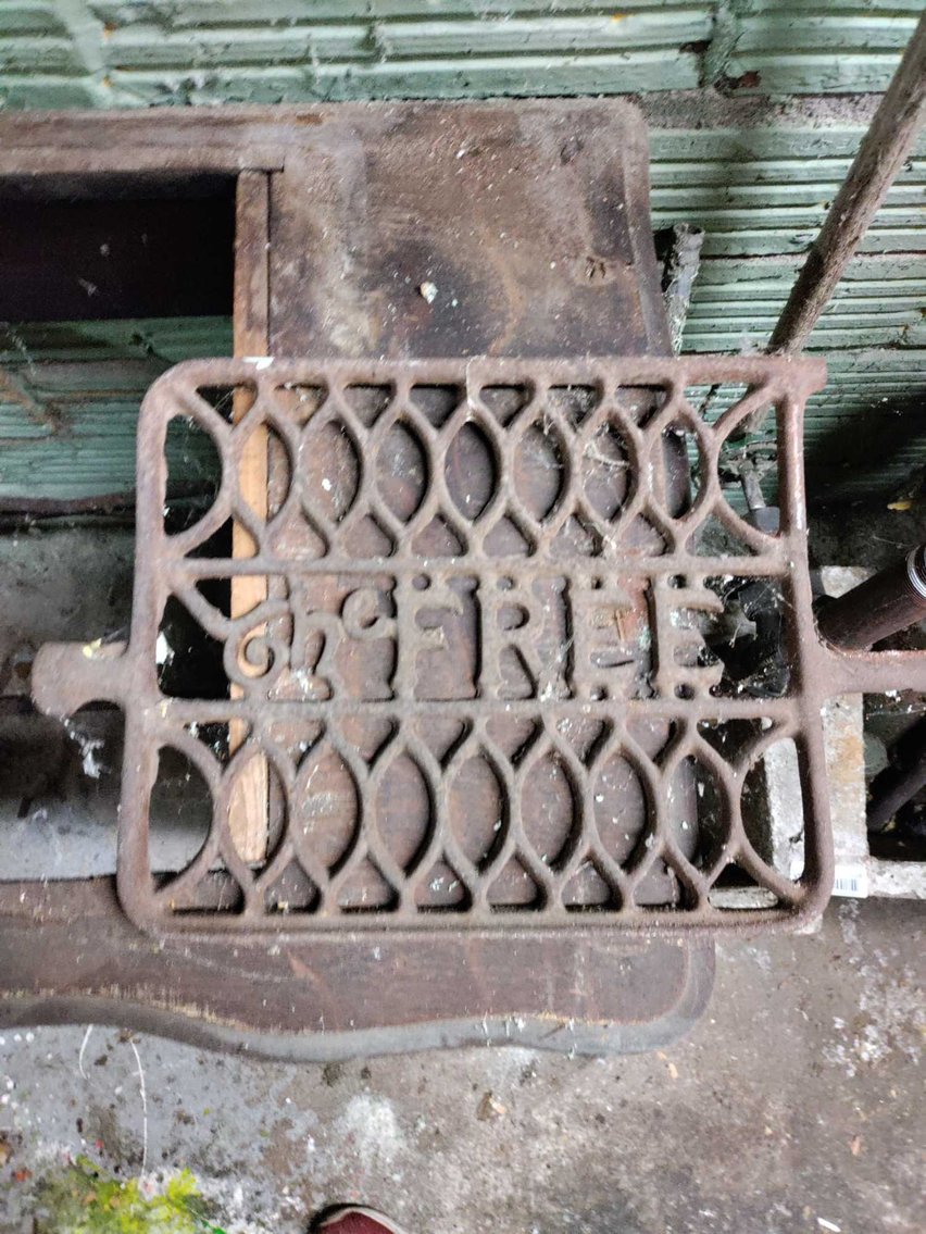 Image for Drapery/Blind Cleaning Equipment and Accessories, Appliances, Tools, Vehicle - Crescent Drapery & Blind Cleaning