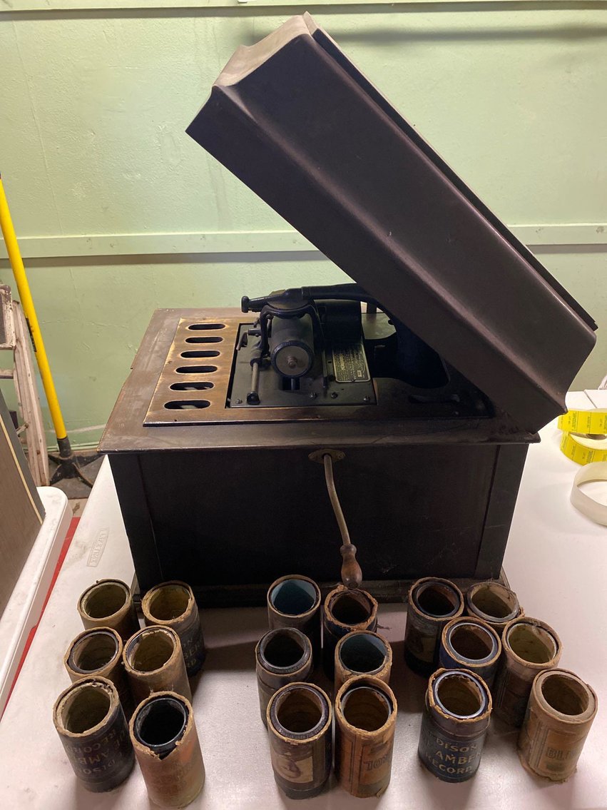 Image for Drapery/Blind Cleaning Equipment and Accessories, Appliances, Tools, Vehicle - Crescent Drapery & Blind Cleaning