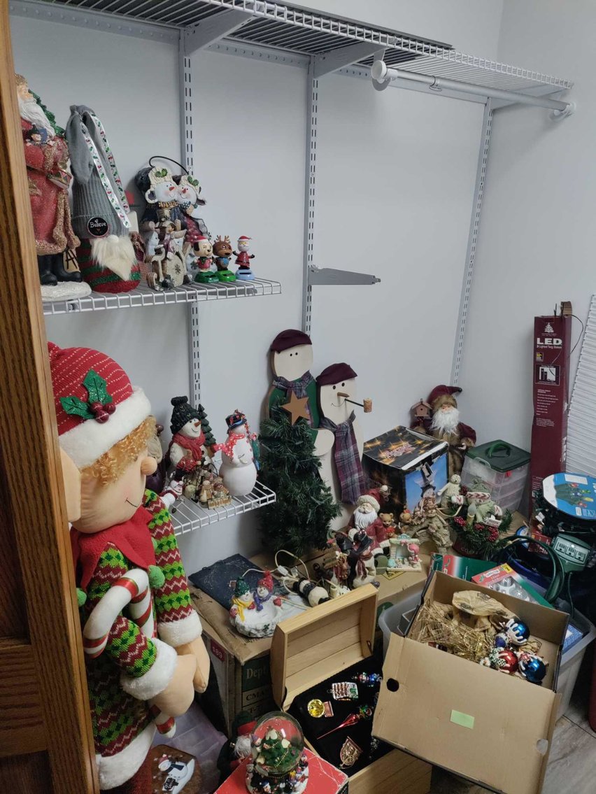 Image for John Deere Mower, Jewelry, Collectibles, Household, Furniture, Decor, Tools, Electronics (CR U)