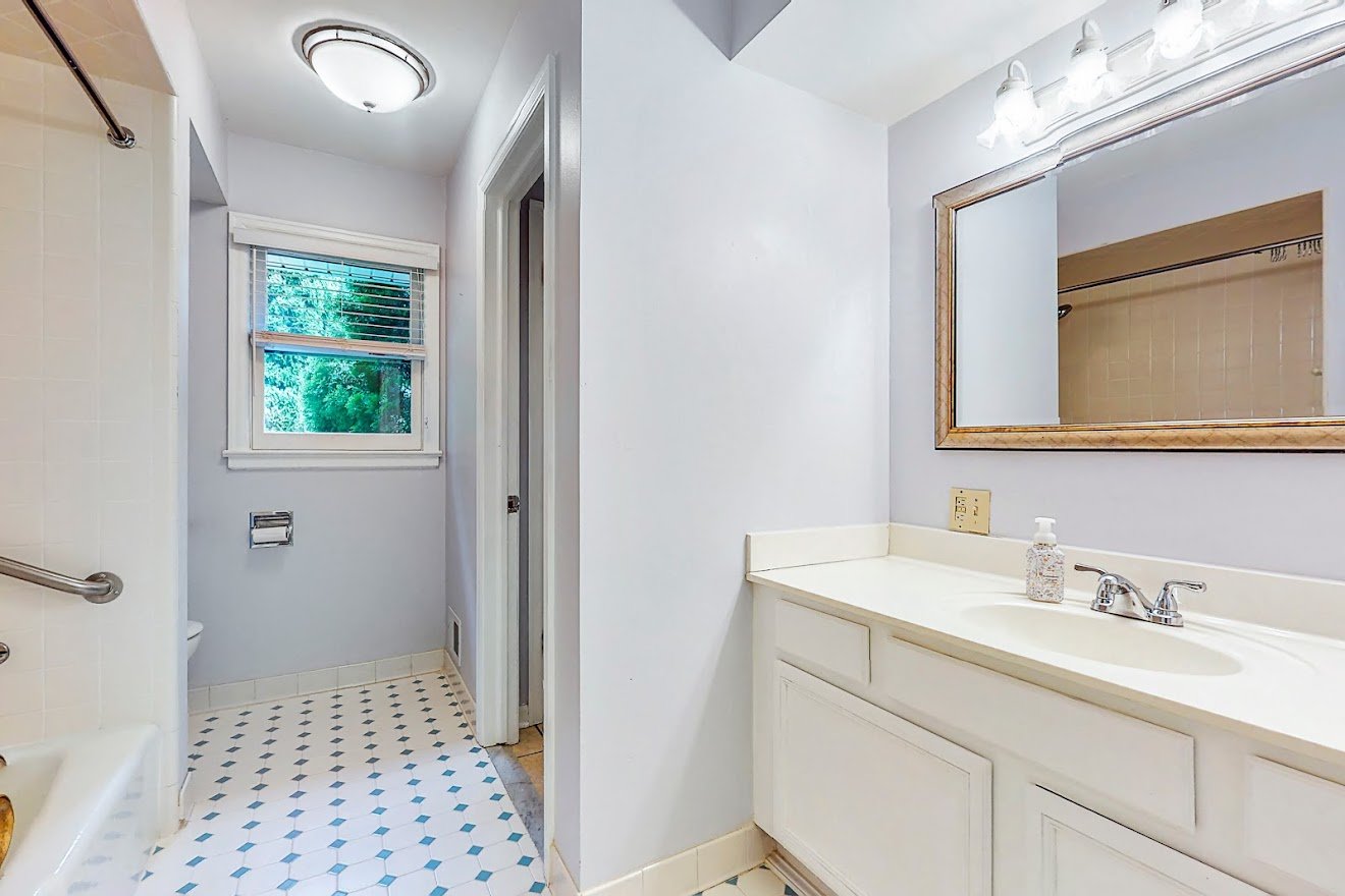 Image for REAL ESTATE  AUCTION! 8212 & 8216 Erie St