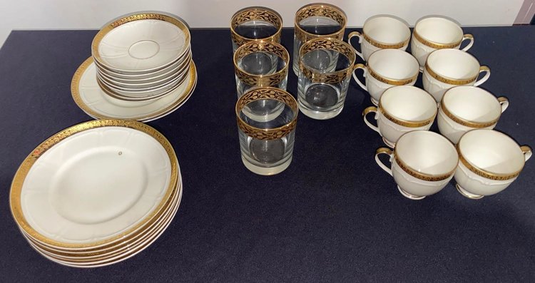 Image for Winter Consignment - Jewelry, Coins, Electronics, Collectibles, Glassware, Decor, Furniture