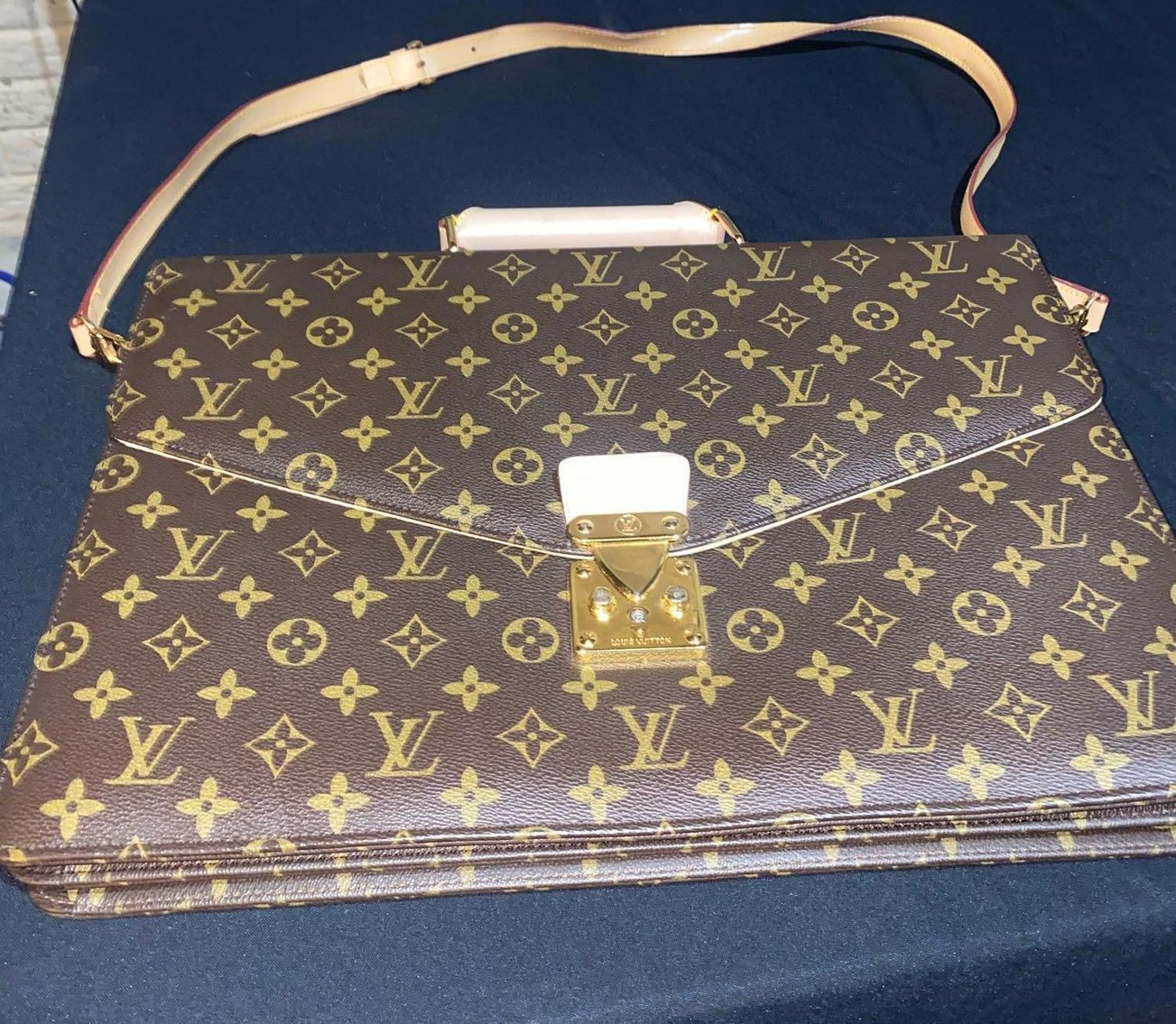 Image for Winter Consignment - Jewelry, Coins, Electronics, Collectibles, Glassware, Decor, Furniture