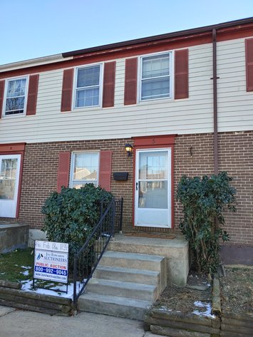 3 BR, 1.5 BA TOWNHOME