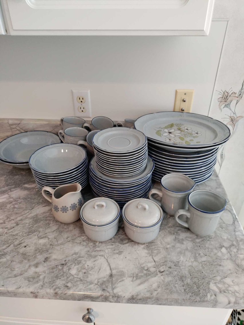 Image for Luxury Home Furnishings, Furniture, Glassware, Art, Collectibles, Appliances, Garage Items (Walnut Creek)