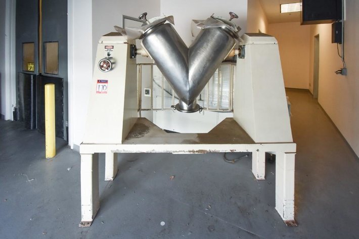 Image for ***SOLD*** MJK0972 6 Cubic Ft. V- Blender