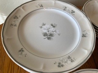 Newcor Stoneware 1986 "Whisper" 8 plates, salads, saucers; 6 cereals; 7teacups