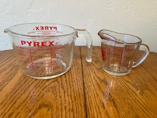 4c and 1c Pyrex Measuring Cups