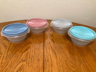 Vintage Tupperware #1323 with Lids