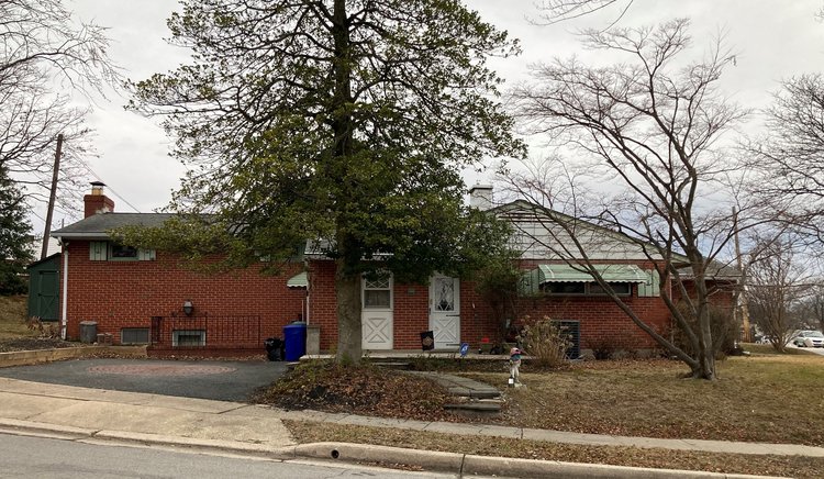 4 BR, 2 BA BRICK HOME ON CORNER LOT PERSONAL PROPERTY TO BE SOLD IN LG & SM LOTS