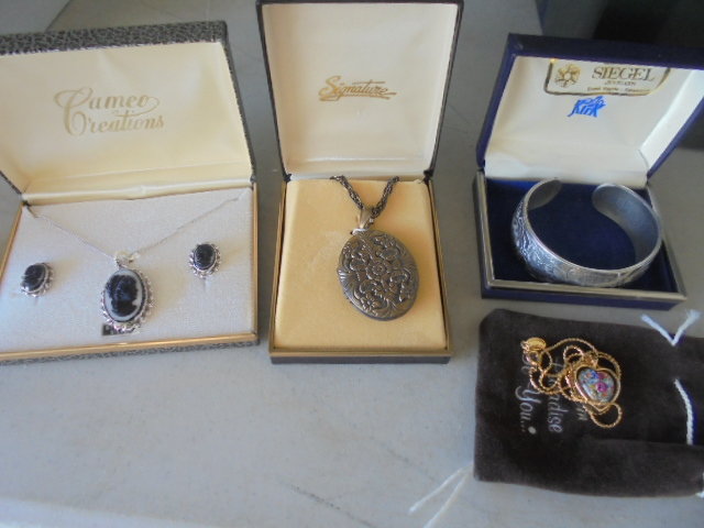 Image for PUBLIC ESTATE AUCTION (LIVING, MOVING)