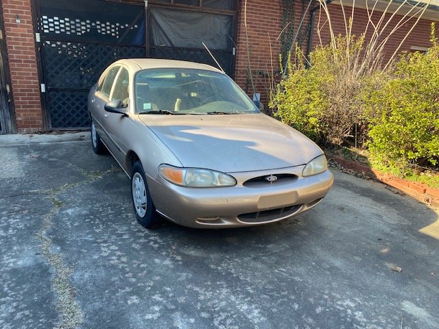 Image for 302 W. First Street-Contents of Home