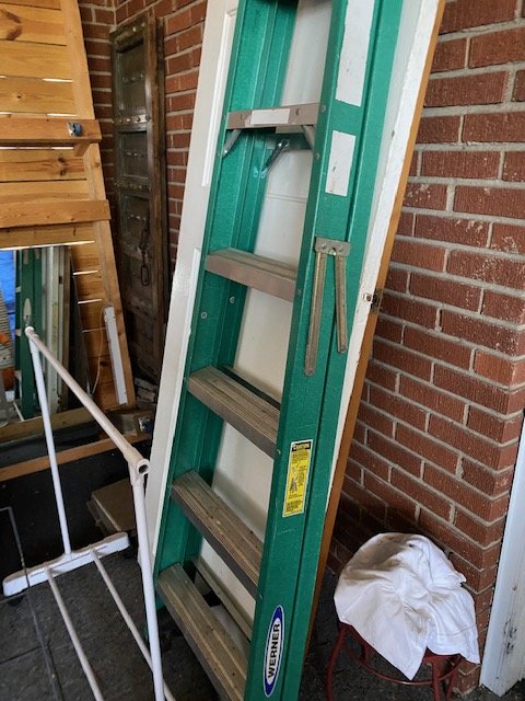 Image for 302 W. First Street-Contents of Home