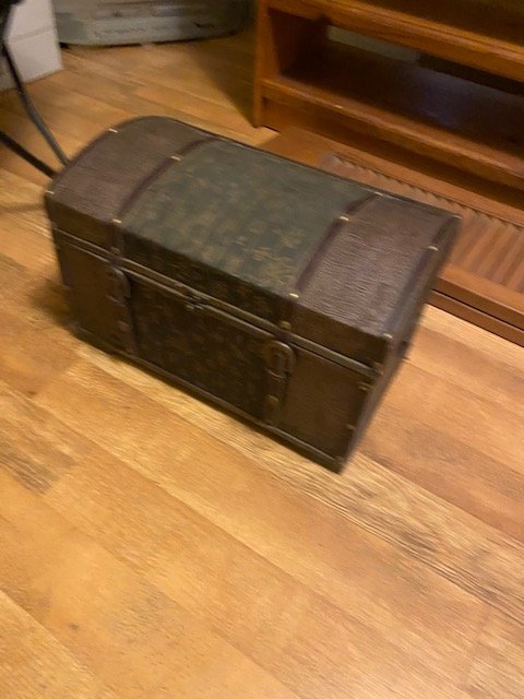 Image for 302 W. First Street-Contents of Home