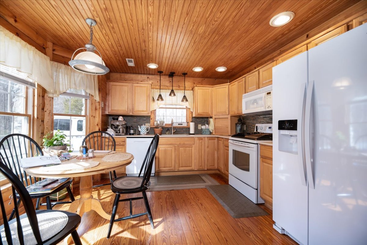 Image for Auction: Home on 9.5 Acres + Personal Property