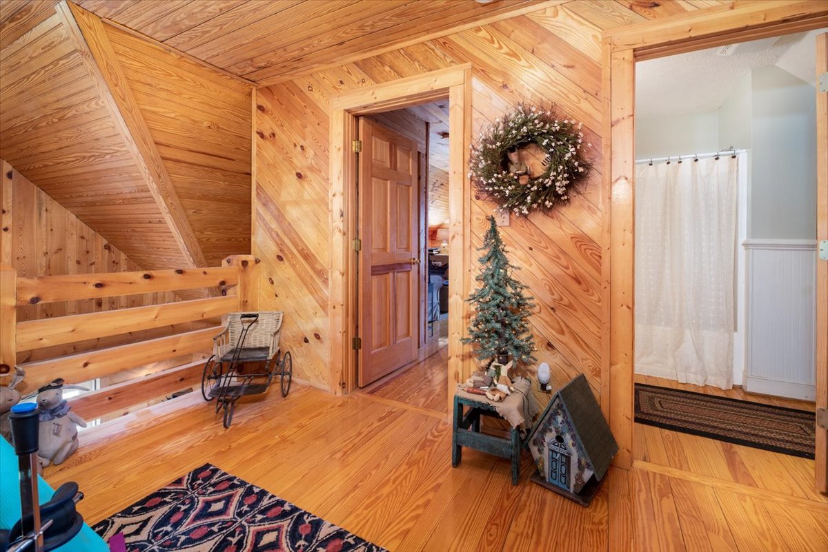 Image for Auction: Home on 9.5 Acres + Personal Property