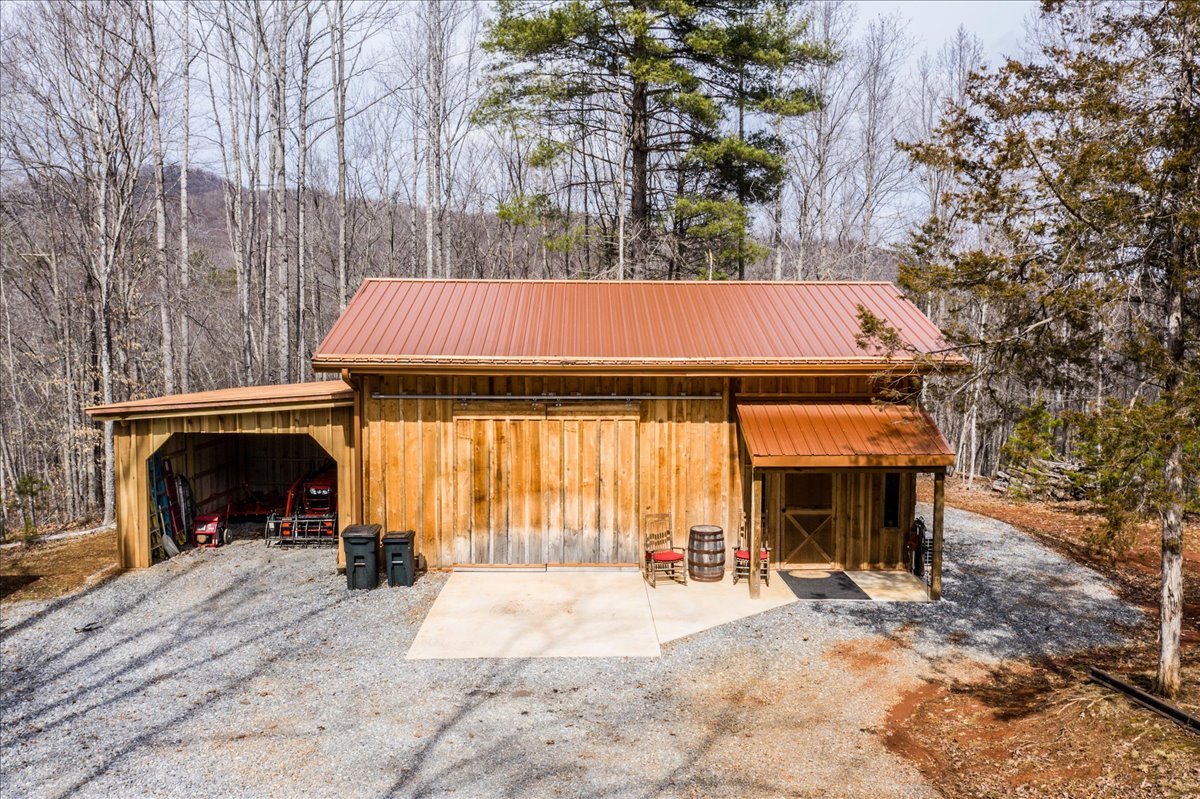 Image for Auction: Home on 9.5 Acres + Personal Property