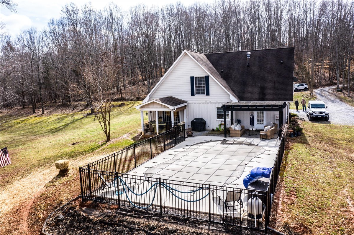 Image for Auction: Home on 9.5 Acres + Personal Property