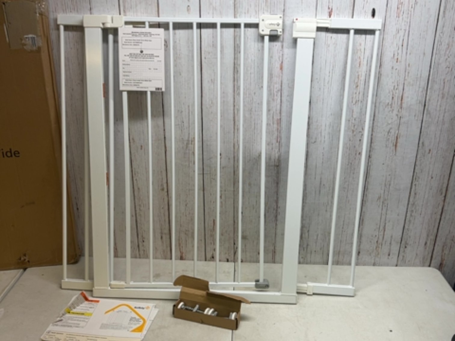 Safety 1st baby gate with door 
