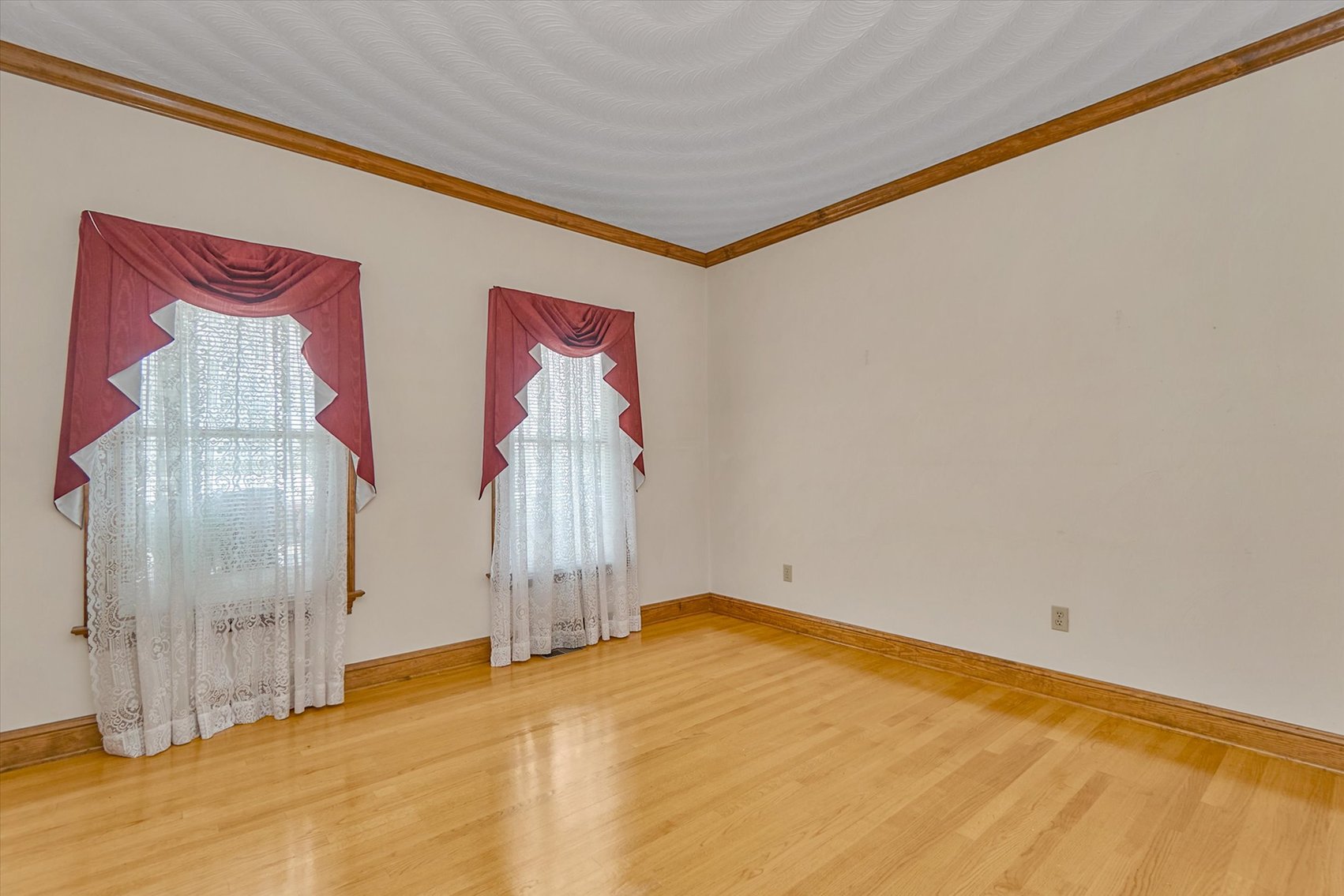 Image for 3 BR/2.5 BA Home on .62 +/- Acres & Adjacent .50 +/- Acre Building Lot--Franklin, VA