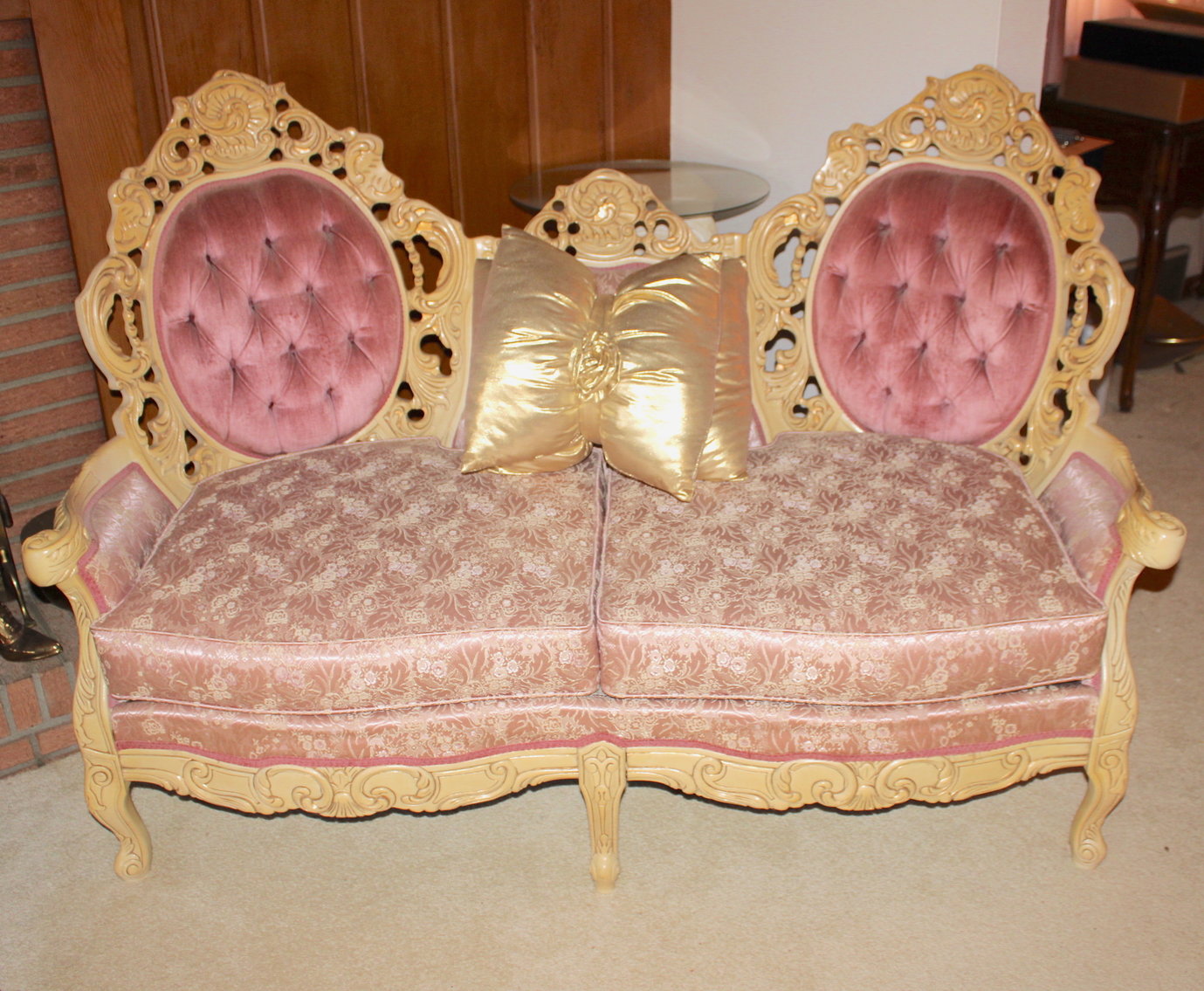 Image for VINTAGE TIME CAPSULE LIVING ESTATE AUCTION