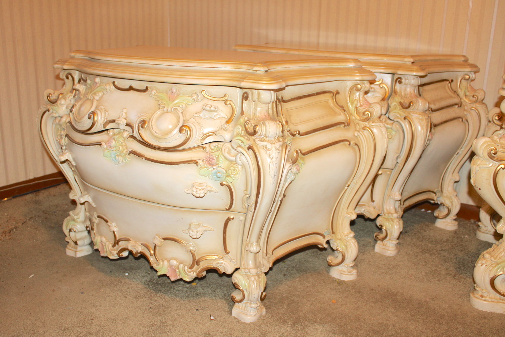 Image for VINTAGE TIME CAPSULE LIVING ESTATE AUCTION