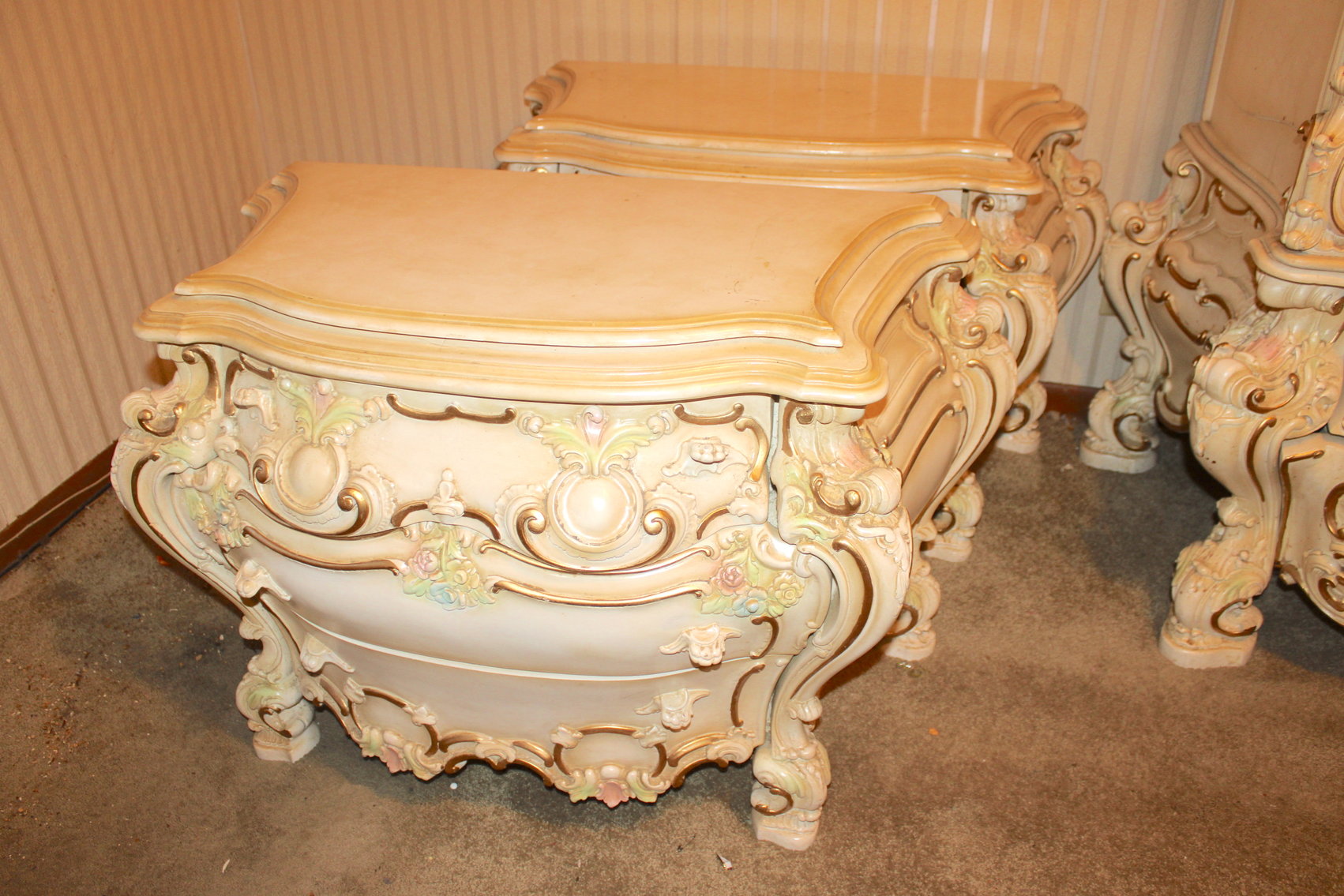 Image for VINTAGE TIME CAPSULE LIVING ESTATE AUCTION