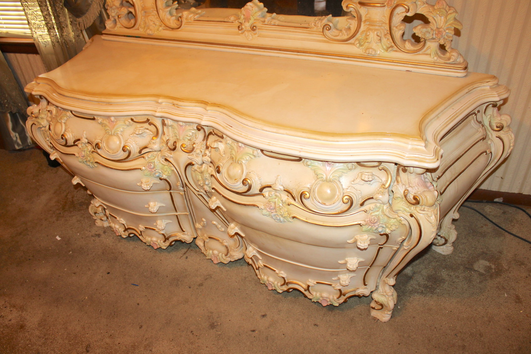 Image for VINTAGE TIME CAPSULE LIVING ESTATE AUCTION