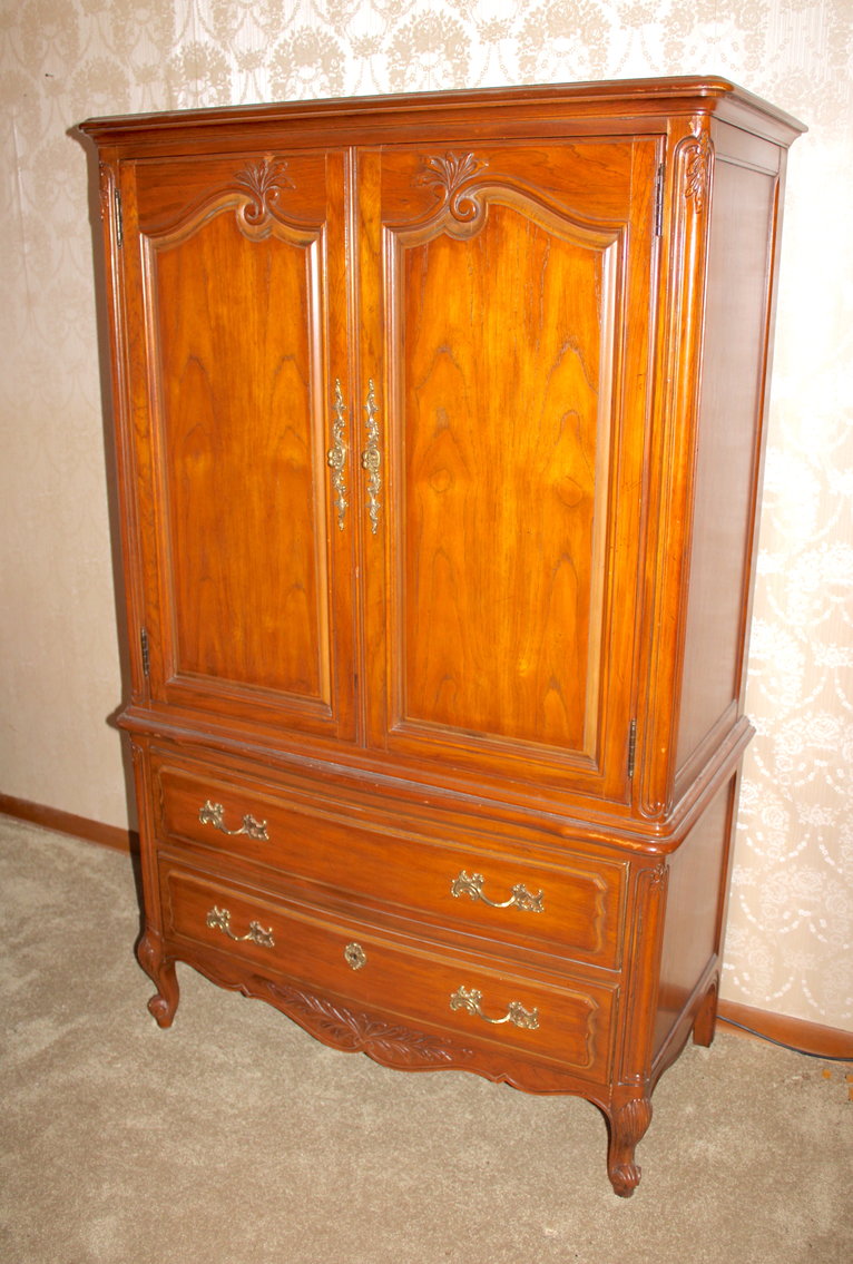 Image for VINTAGE TIME CAPSULE LIVING ESTATE AUCTION