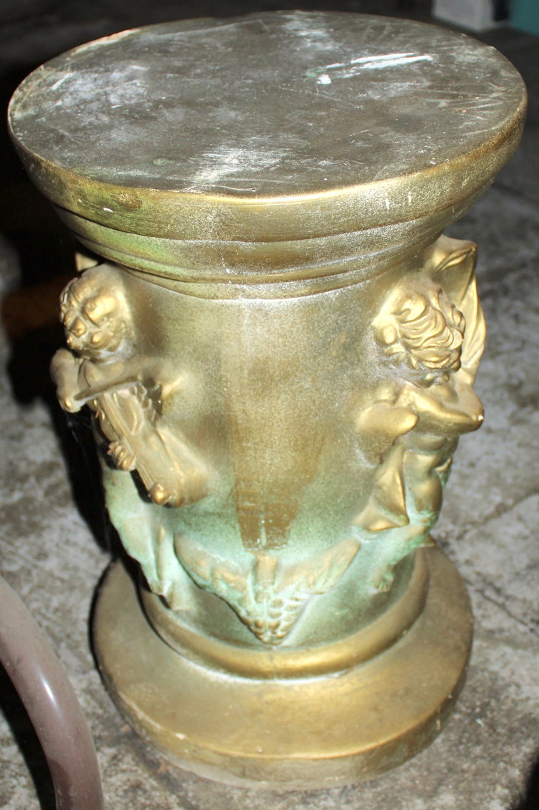 Image for VINTAGE TIME CAPSULE LIVING ESTATE AUCTION