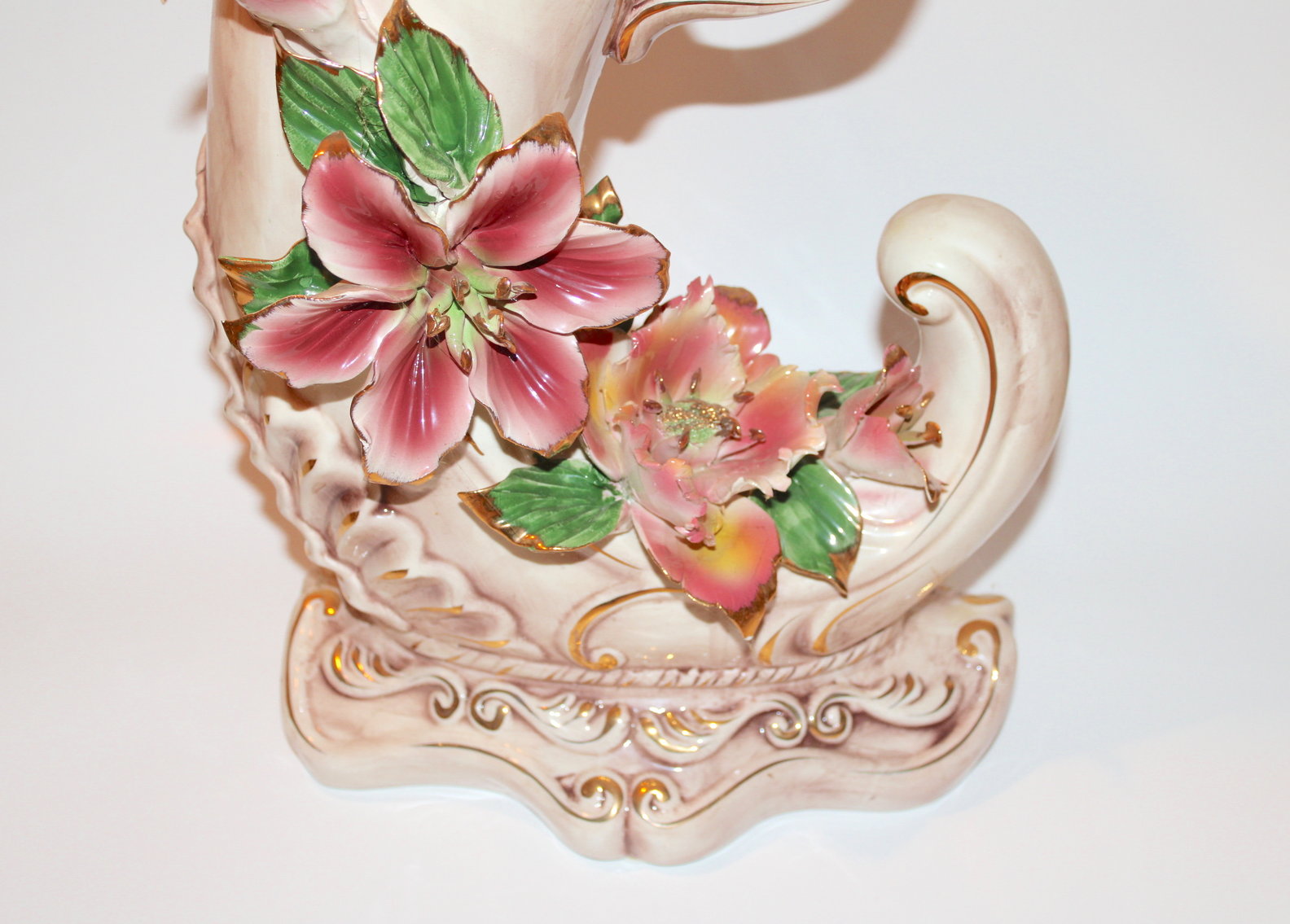 Image for VINTAGE TIME CAPSULE LIVING ESTATE AUCTION