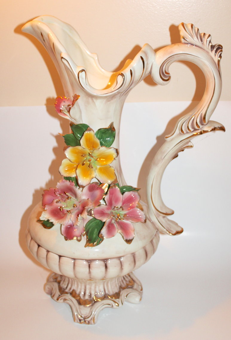 Image for VINTAGE TIME CAPSULE LIVING ESTATE AUCTION