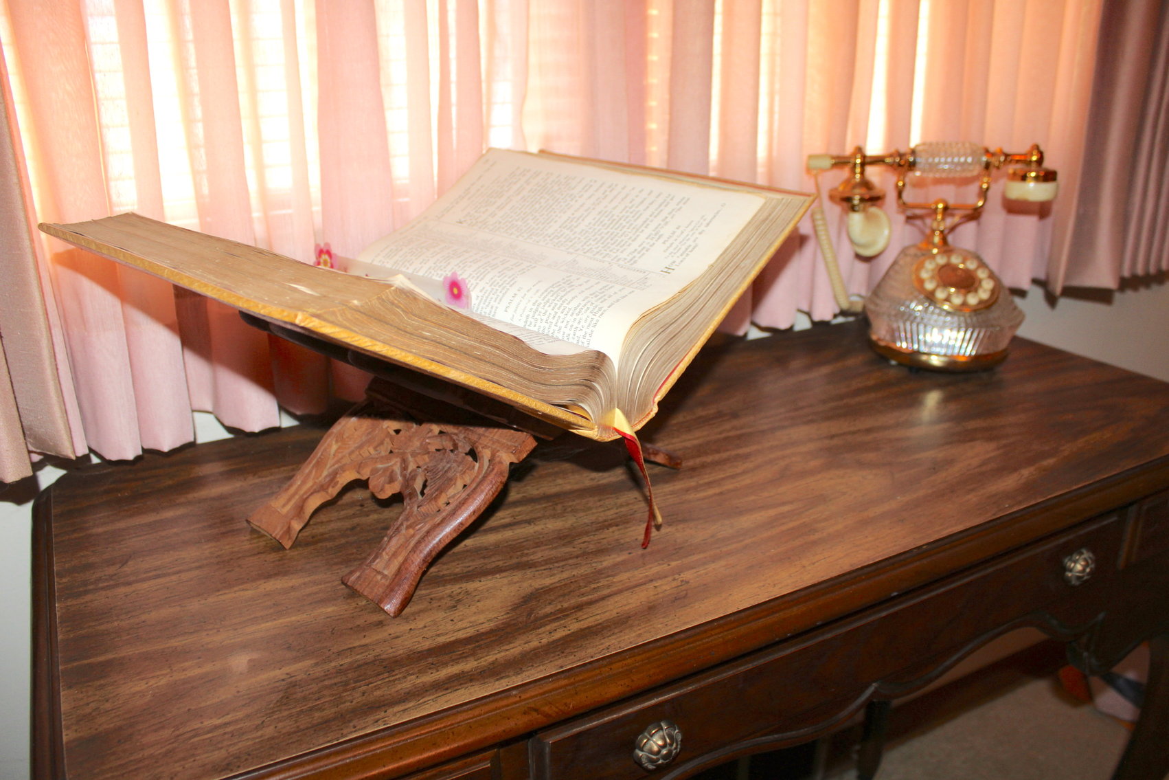 Image for VINTAGE TIME CAPSULE LIVING ESTATE AUCTION