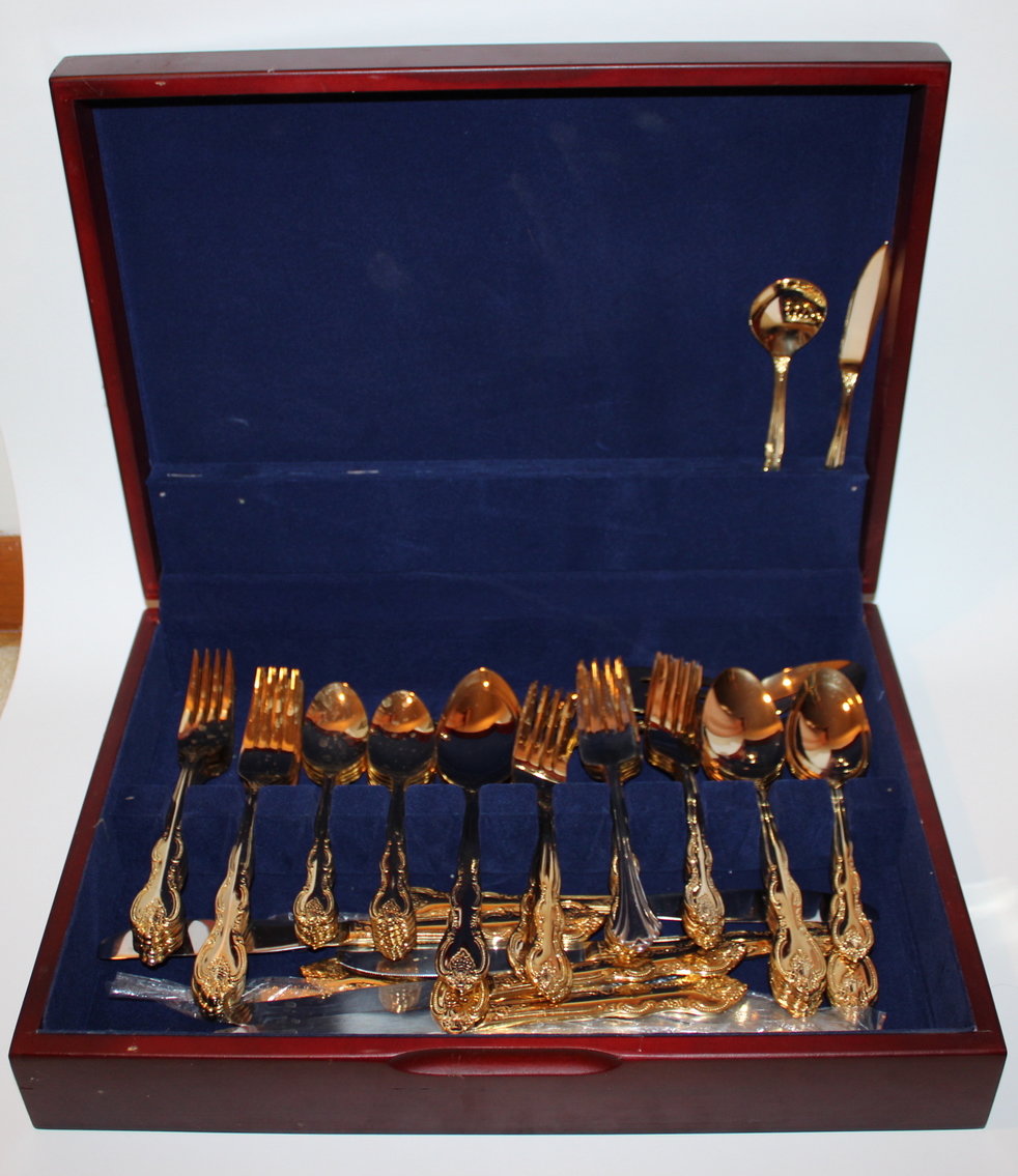 Image for VINTAGE TIME CAPSULE LIVING ESTATE AUCTION