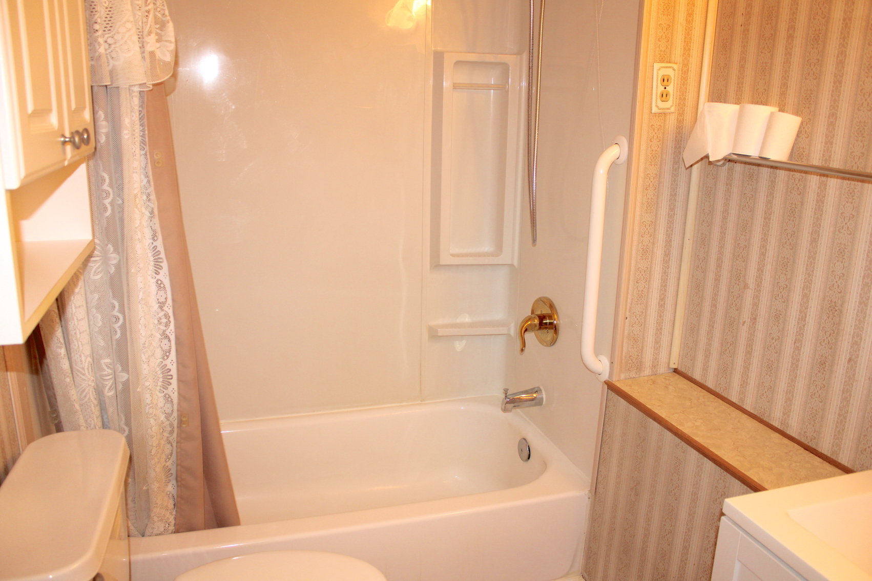 Image for FLOERKE REAL ESTATE & PERSONAL PROPERTY AUCTION