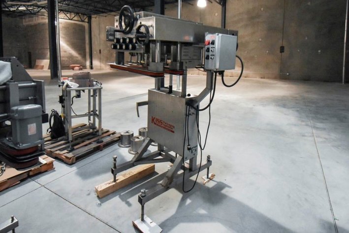 Image for ***SOLD***MJK0769 Kiss CT08 Semi Auto 8 quill Pkg Capper