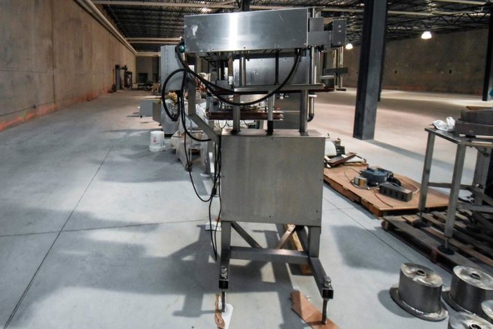 Image for ***SOLD***MJK0769 Kiss CT08 Semi Auto 8 quill Pkg Capper