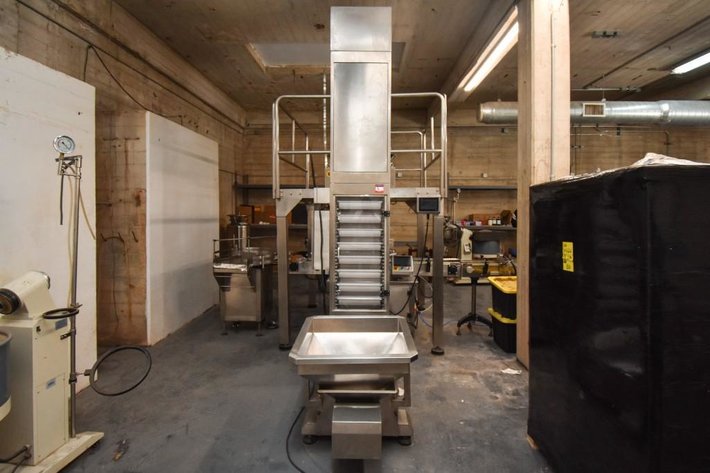 Image for ***SOLD***MJK0798 Z-Type Vertical Bucket Elevator