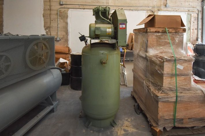 Image for ***SOLD*** MJK0808 Vertical Air Compressor