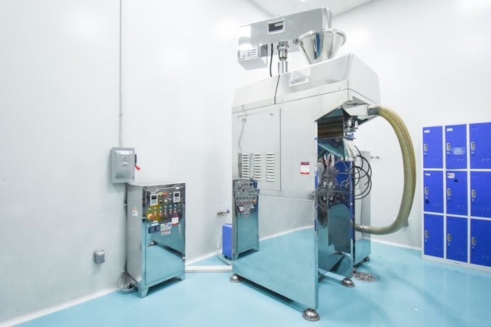 Image for ***SOLD***MJK0847 Roller Compactor with Granulator GK-120