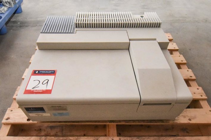Image for ***SOLD*** MJK0859 Perkin Elmer Lambda 40 UV/VIS Spectrometer