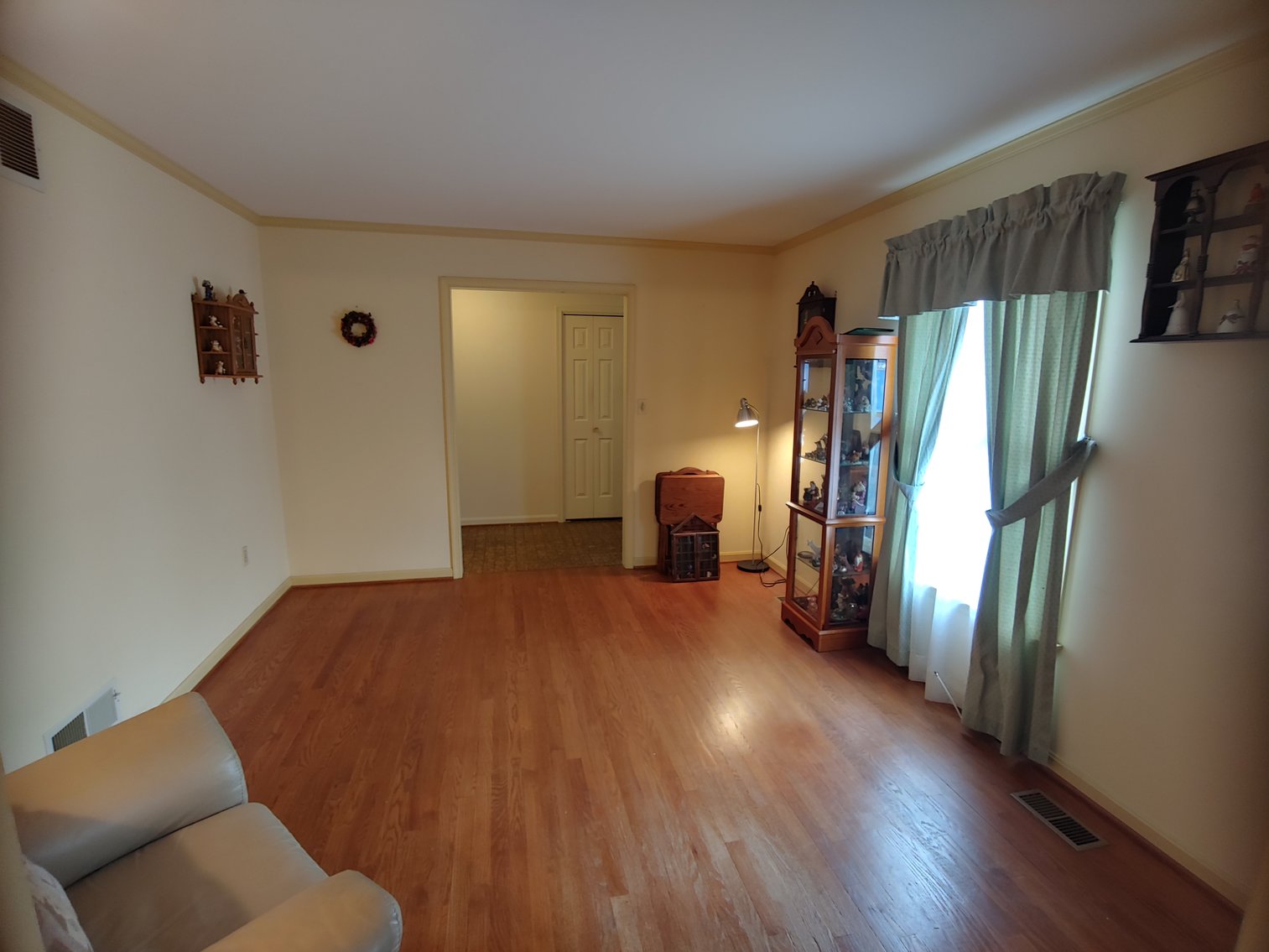 Image for 3 BR, 2.5 BA BRICK FRONT RANCHER W/ ATT. 2 CAR GARAGE 0.94 AC END OF COURT LOCATION IN PRIESTFORD ESTATES COLLECTIBLES, CHINA, FURNITURE, COSTUME JEWELRY & HOUSEHOLD ITEMS