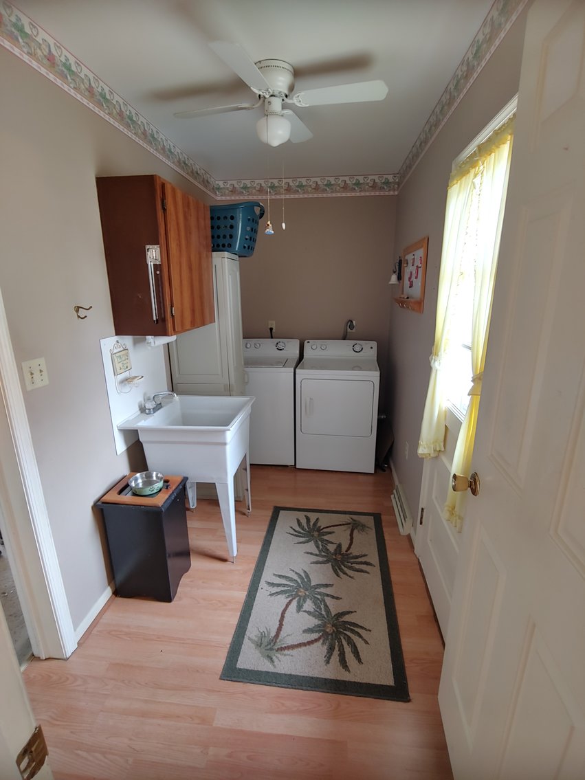 Image for 3 BR, 2.5 BA BRICK FRONT RANCHER W/ ATT. 2 CAR GARAGE 0.94 AC END OF COURT LOCATION IN PRIESTFORD ESTATES COLLECTIBLES, CHINA, FURNITURE, COSTUME JEWELRY & HOUSEHOLD ITEMS