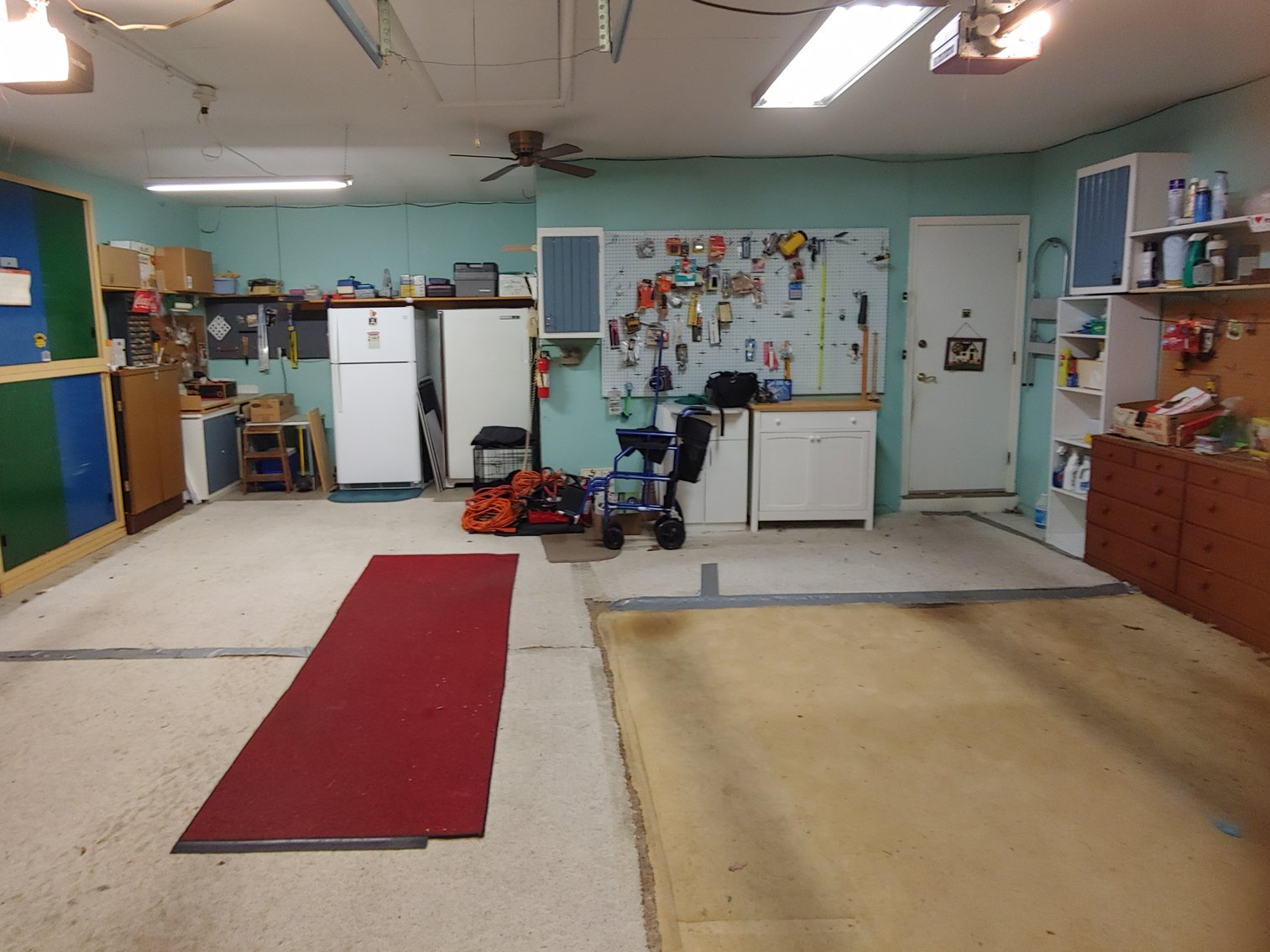 Image for 3 BR, 2.5 BA BRICK FRONT RANCHER W/ ATT. 2 CAR GARAGE 0.94 AC END OF COURT LOCATION IN PRIESTFORD ESTATES COLLECTIBLES, CHINA, FURNITURE, COSTUME JEWELRY & HOUSEHOLD ITEMS