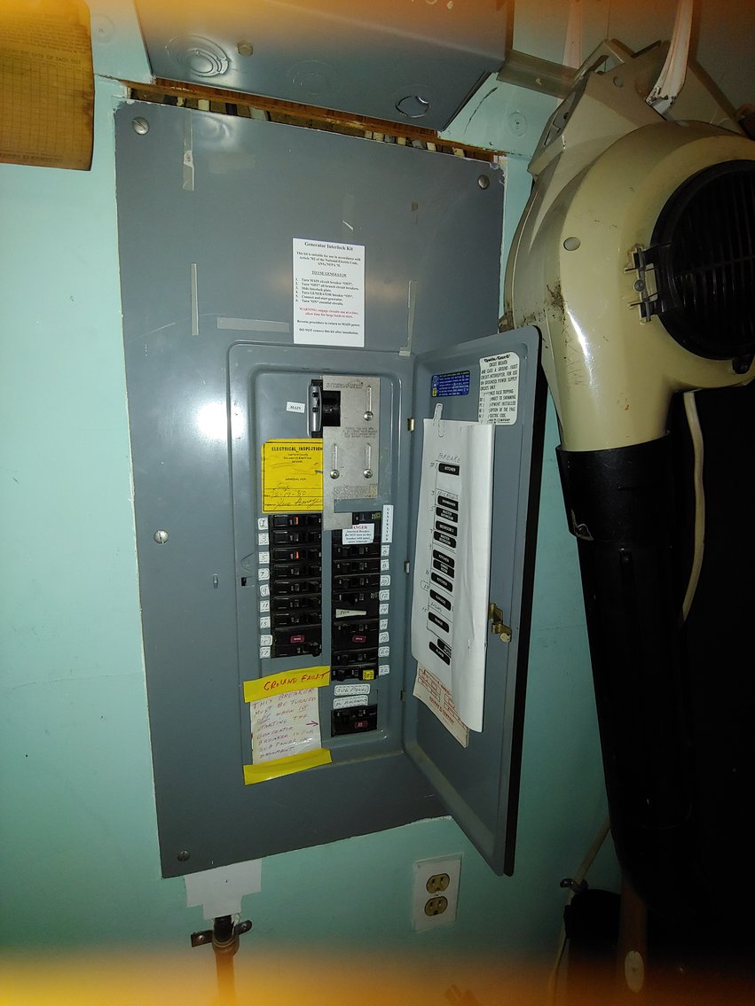 Image for 3 BR, 2.5 BA BRICK FRONT RANCHER W/ ATT. 2 CAR GARAGE 0.94 AC END OF COURT LOCATION IN PRIESTFORD ESTATES COLLECTIBLES, CHINA, FURNITURE, COSTUME JEWELRY & HOUSEHOLD ITEMS