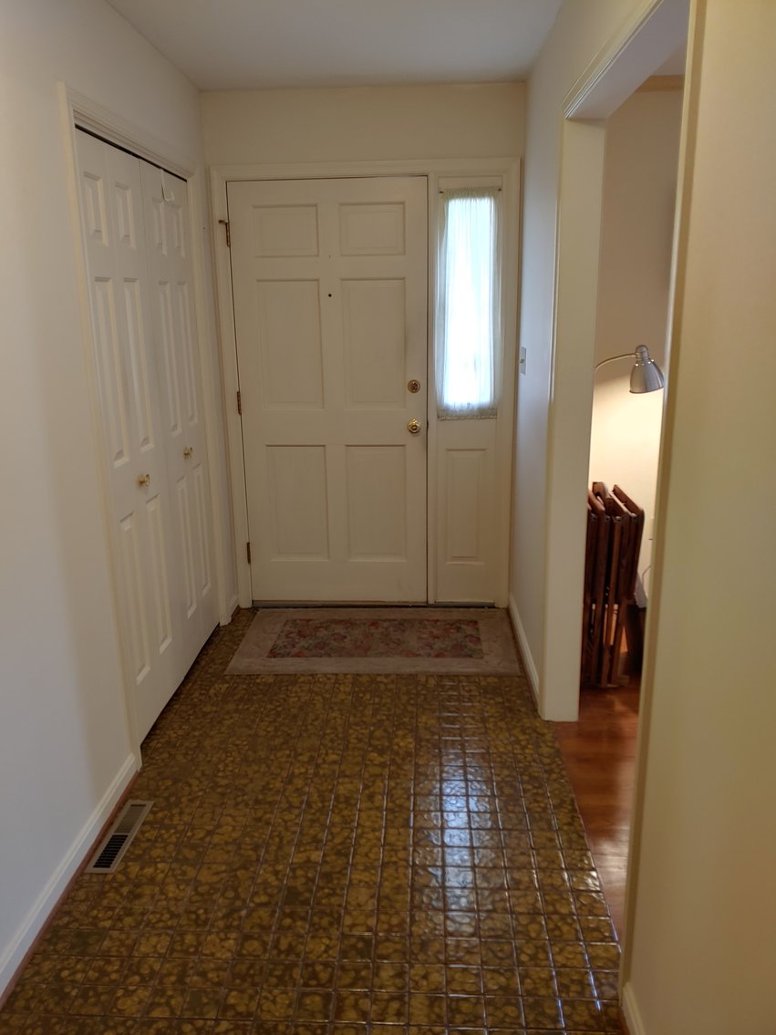 Image for 3 BR, 2.5 BA BRICK FRONT RANCHER W/ ATT. 2 CAR GARAGE 0.94 AC END OF COURT LOCATION IN PRIESTFORD ESTATES COLLECTIBLES, CHINA, FURNITURE, COSTUME JEWELRY & HOUSEHOLD ITEMS